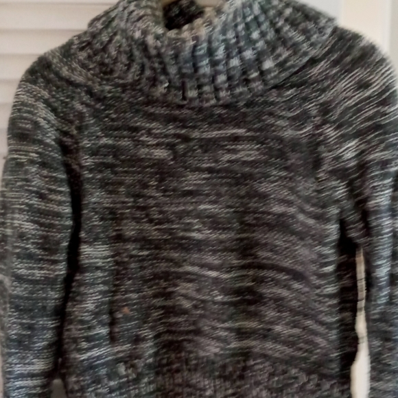 Banana Republic black and white sweater - Picture 1 of 5